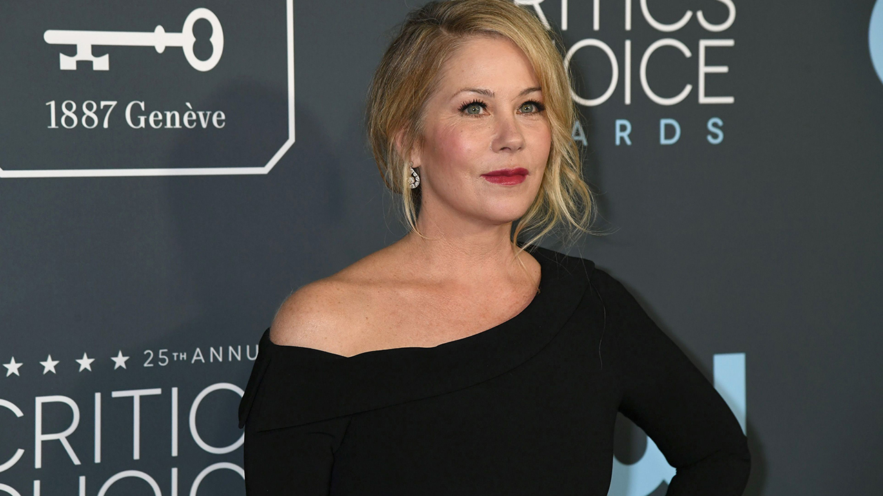 Christina Applegate shares inspiring message on 50th birthday after  multiple sclerosis diagnosis - New York Folk