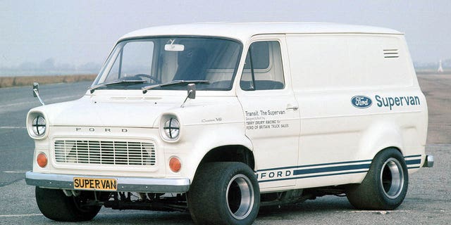 The 1971 SuperVan was built on the chassis of a Ford GT40 racing car. 