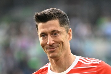 Lewandowski takes pay cut to seal Barcelona move as striker's wages revealed