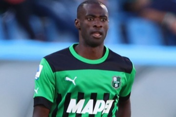 Ex-West Ham star plays first Sassuolo game in 504 DAYS after lung issues