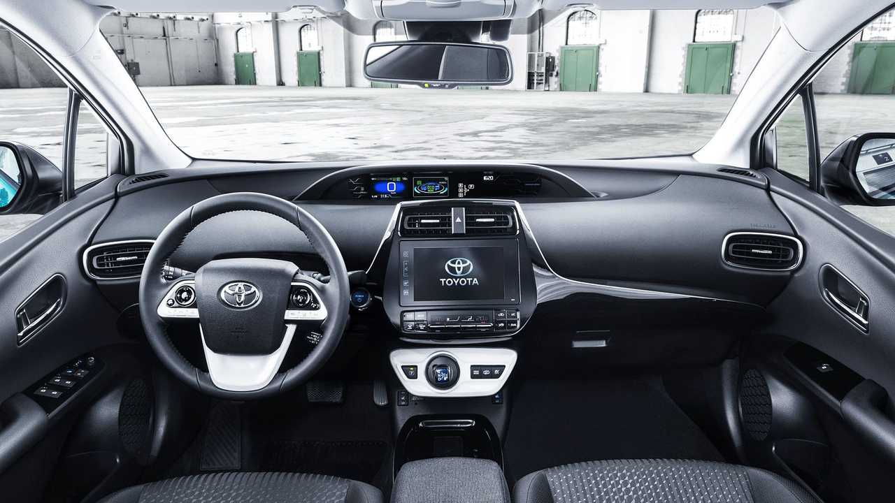 Toyota Prius Plug-in Hybrid (2019)
