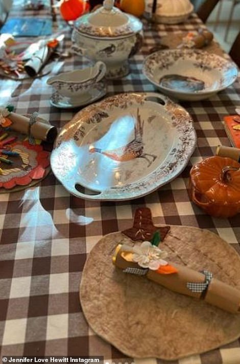 Set for a king and queen... of Hollywood: She also showed off her Thanksgiving table