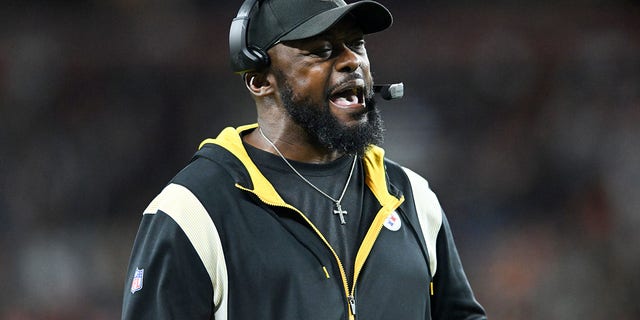 Pittsburgh Steelers head coach Mike Tomlin argues a call during the second half against the Cleveland Browns at FirstEnergy Stadium on Sept. 22, 2022 in Cleveland.
