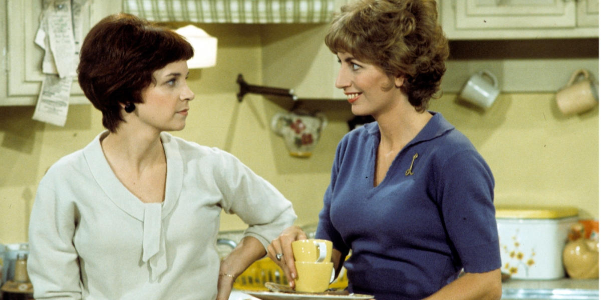 Cindy Williams and Penny Marshall in 'Laverne & Shirley' episode "The Society Party" - Airdate: January 27, 1976.