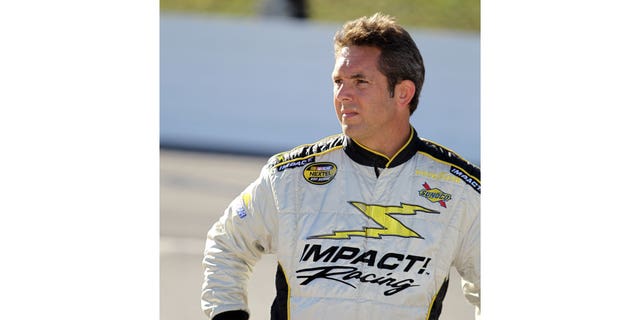 22 October, 2010: Hermie Sadler during qualifying for the Tums Fast Relief 500 race at Martinsville Speedway in Martinsville, VA.