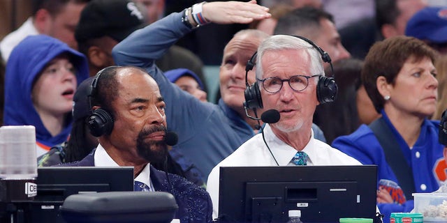 Mike Breen broadcasts game