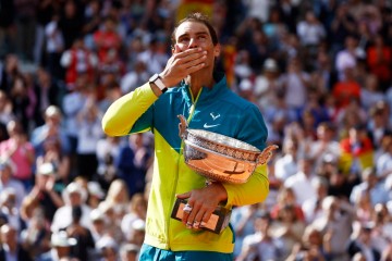 What is the prize money at the 2023 French Open and how much does the winner earn?