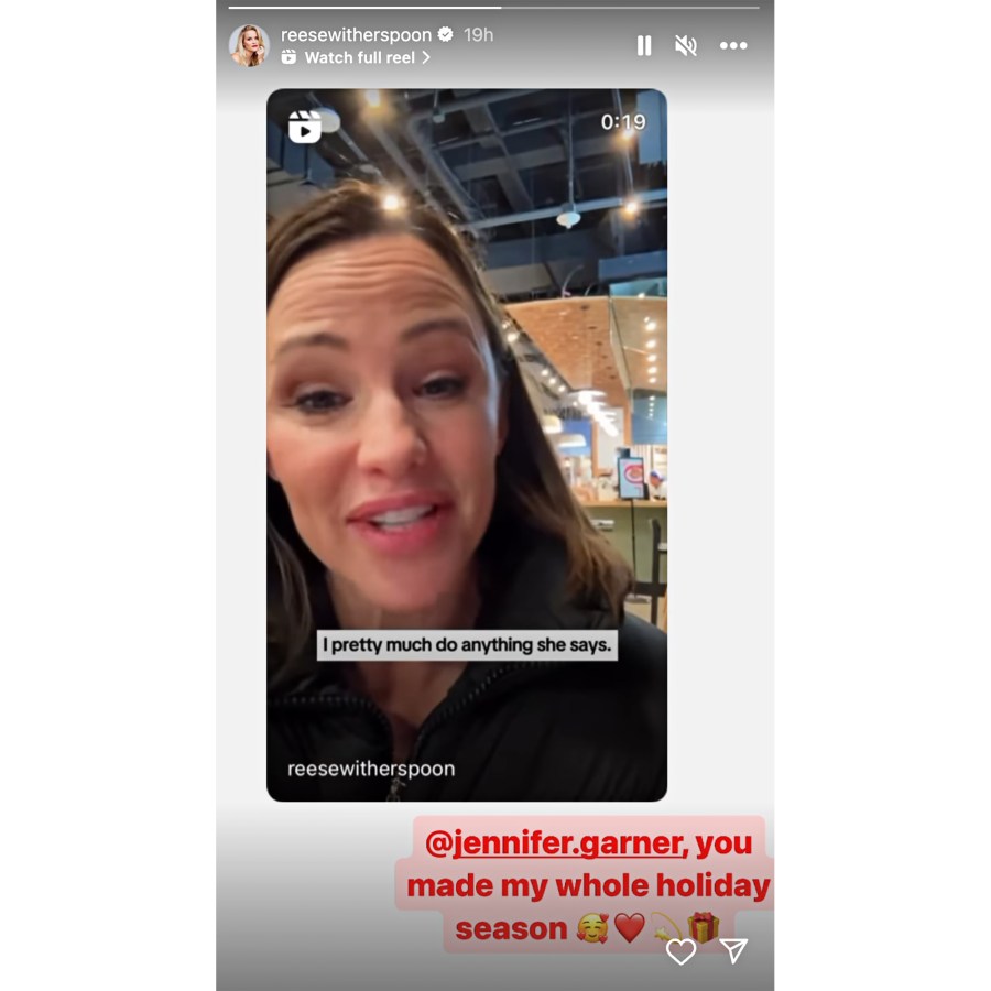 Jennifer Garner Sent Pal Reese Witherspoon A Christmas Video Dancing With Rockettes